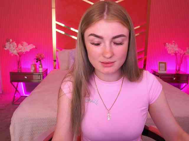 LollyRosee webcam