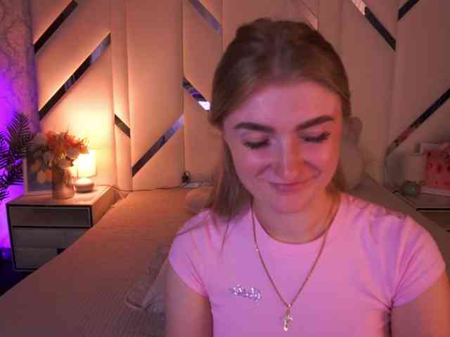 LollyRosee webcam