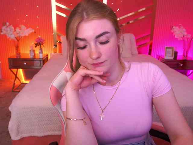 LollyRosee webcam