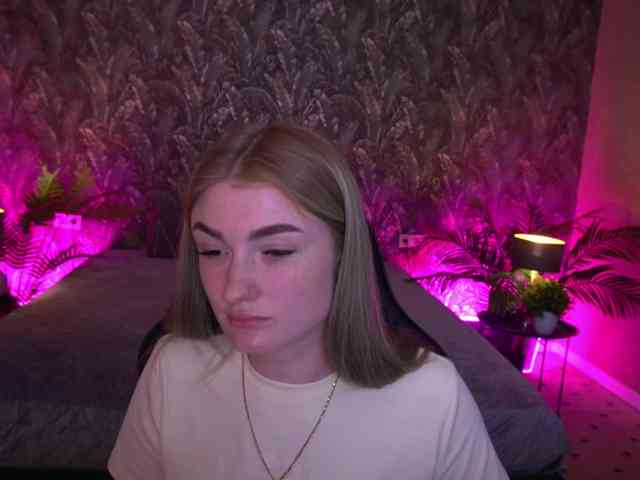 LollyRosee webcam