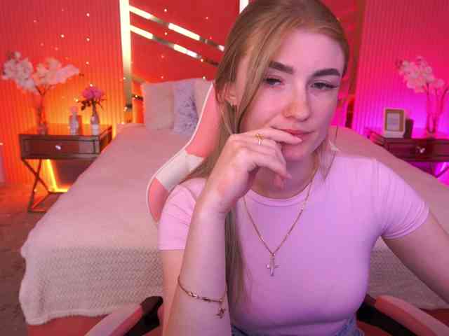 LollyRosee webcam