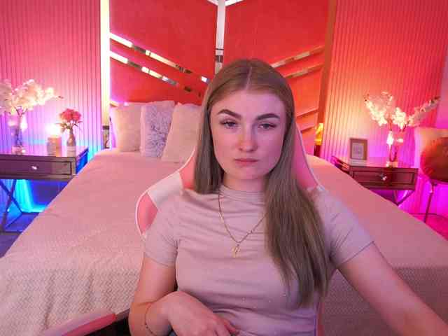 LollyRosee webcam