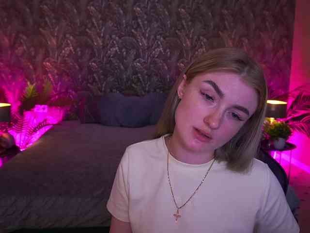 LollyRosee webcam
