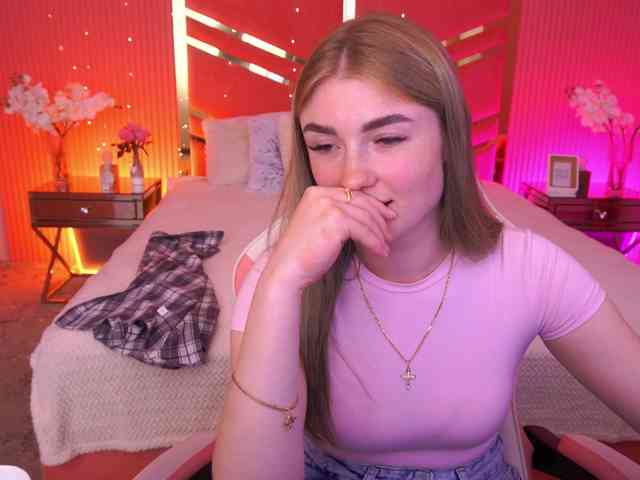 LollyRosee webcam