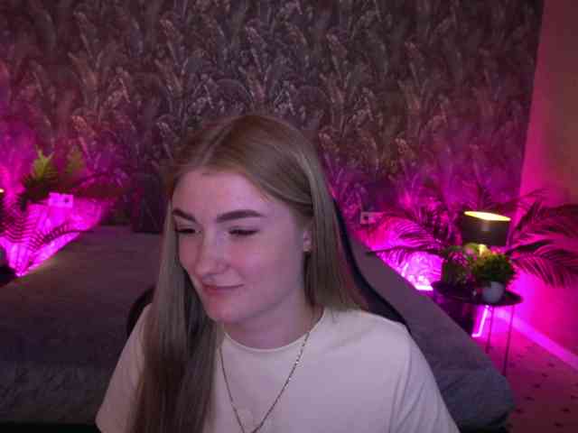 LollyRosee webcam