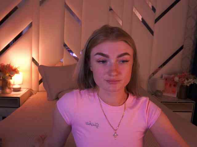 LollyRosee webcam