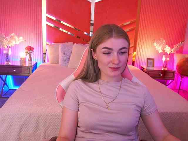 LollyRosee webcam