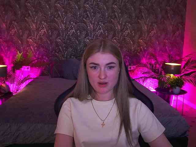 LollyRosee webcam