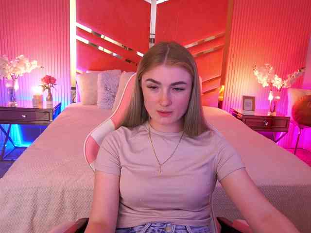 LollyRosee webcam