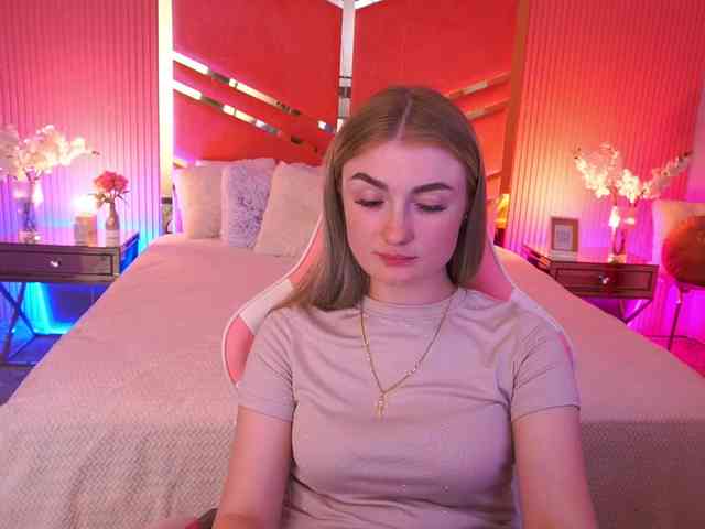 LollyRosee webcam
