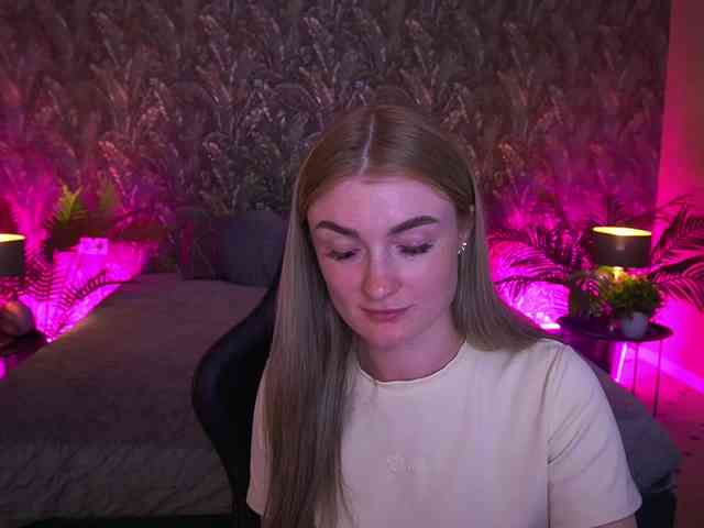 LollyRosee webcam