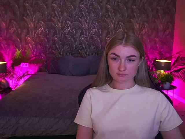 LollyRosee webcam