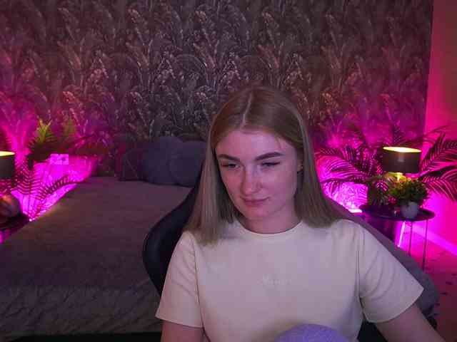 LollyRosee webcam