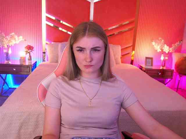 LollyRosee webcam