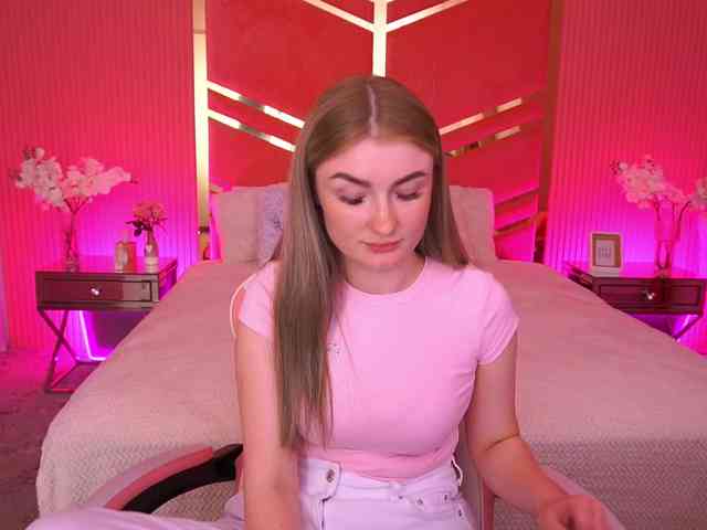LollyRosee webcam