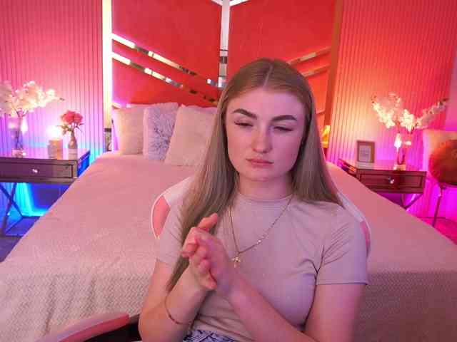LollyRosee webcam