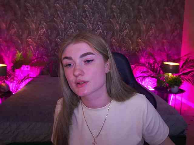LollyRosee webcam