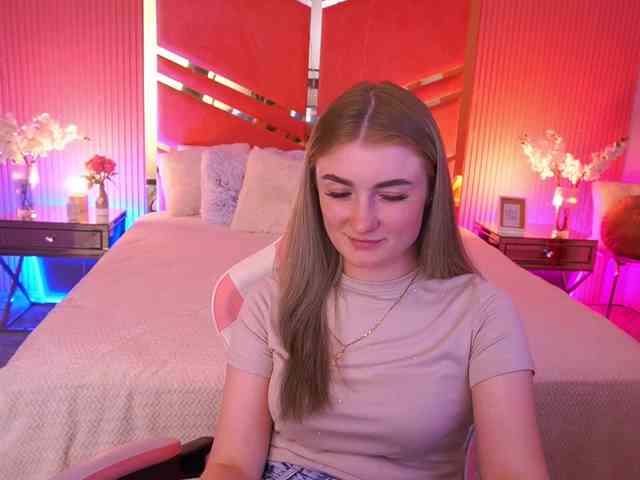 LollyRosee webcam