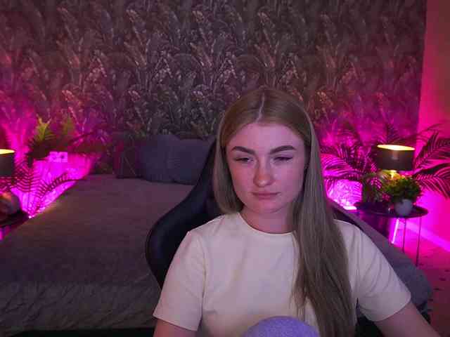 LollyRosee webcam
