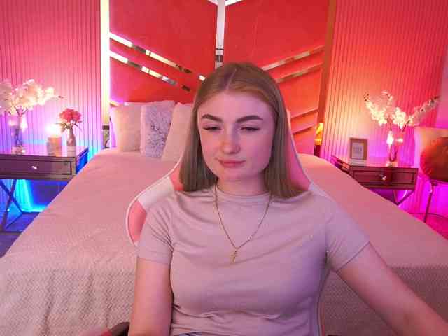 LollyRosee webcam
