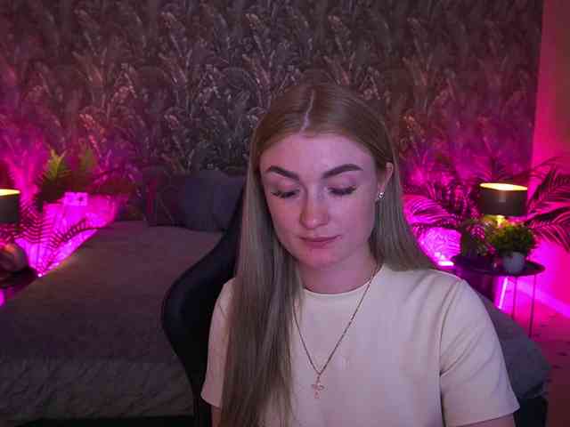 LollyRosee webcam