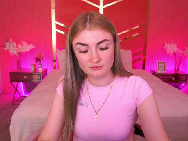 LollyRosee webcam