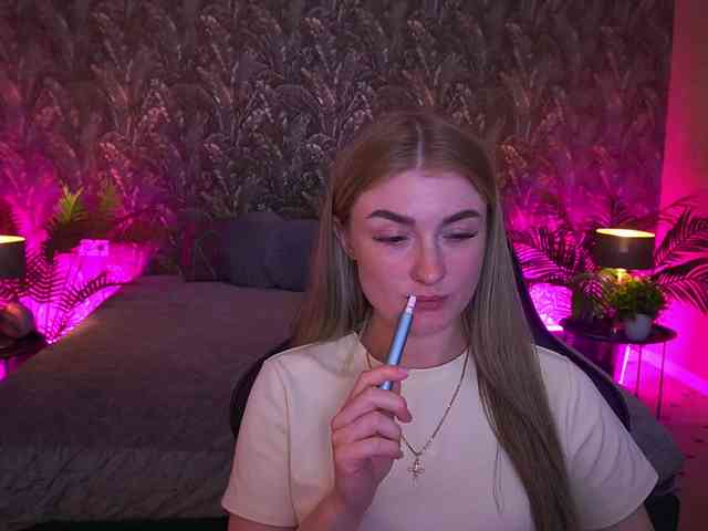 LollyRosee webcam