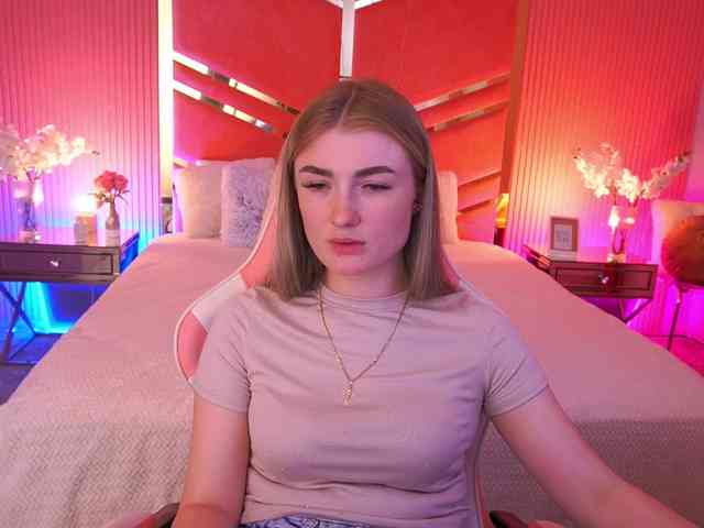 LollyRosee webcam