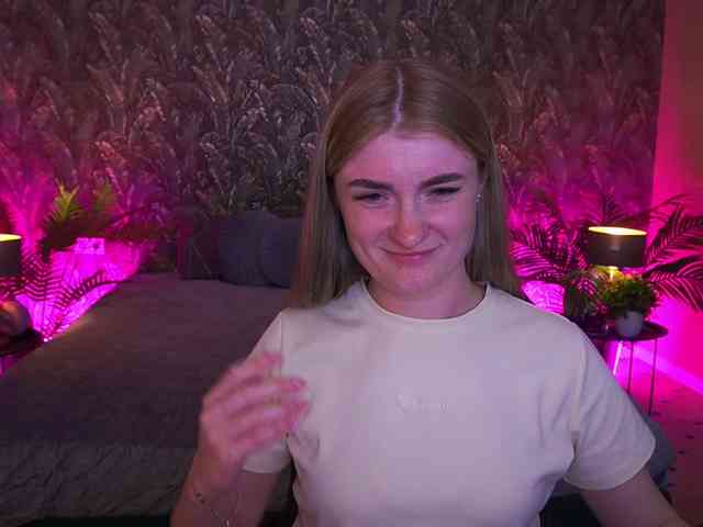 LollyRosee webcam