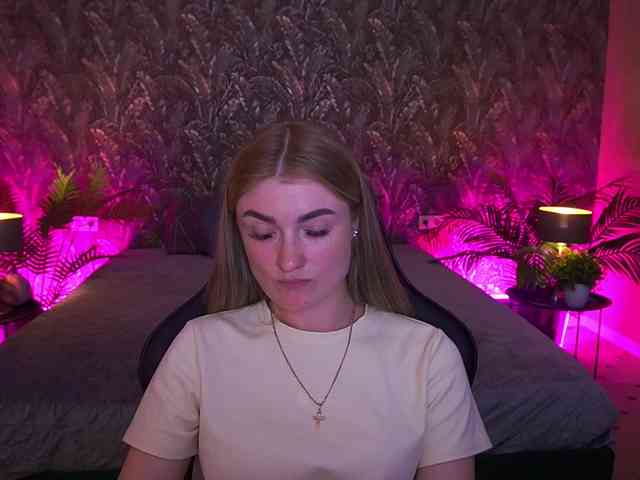 LollyRosee webcam