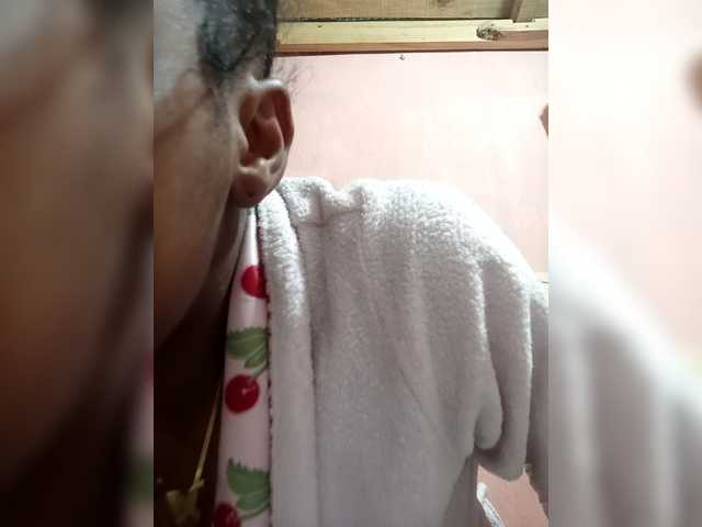 Elinah1 live cam on BongaCams