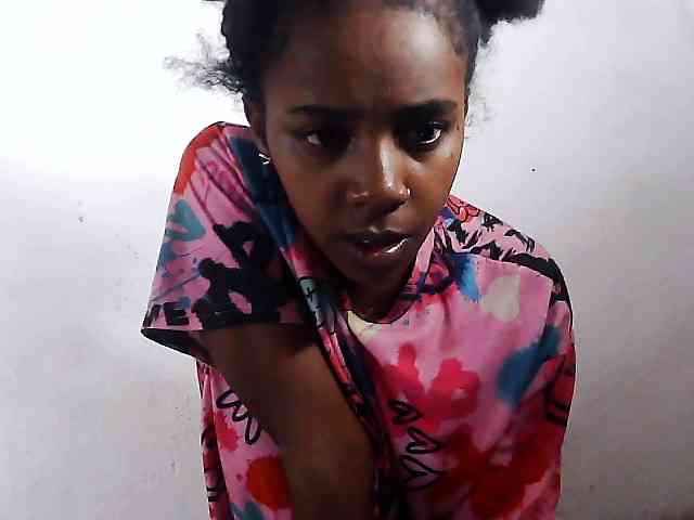 Elinah1 webcam