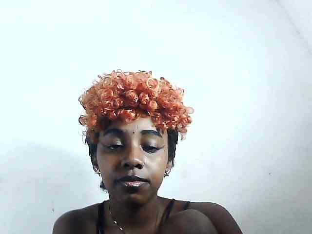 Elinah1 webcam