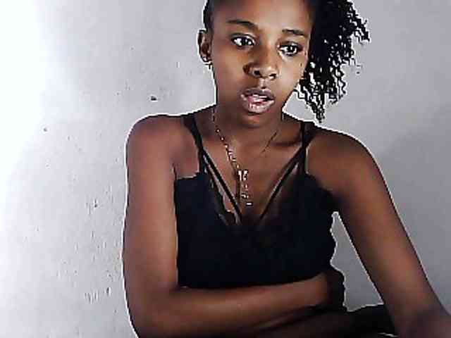 Elinah1 webcam