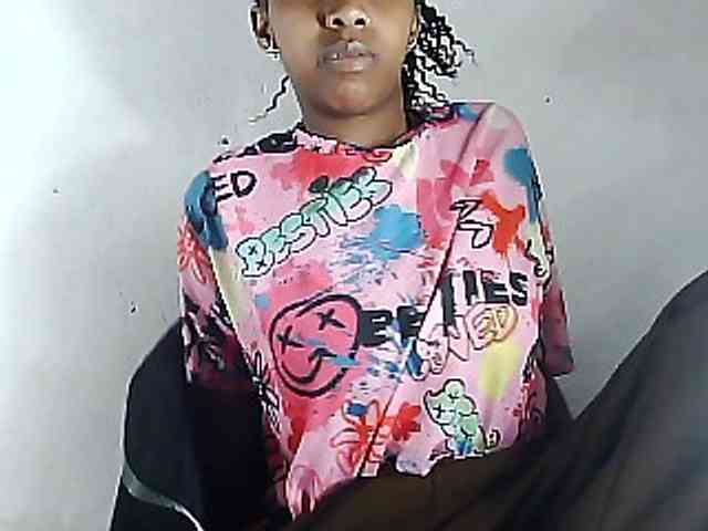 Elinah1 webcam