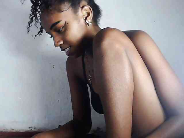 Elinah1 webcam