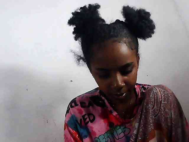 Elinah1 webcam