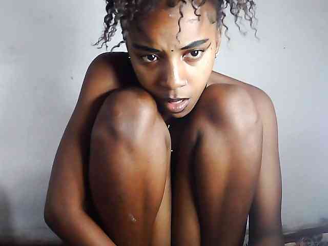 Elinah1 webcam