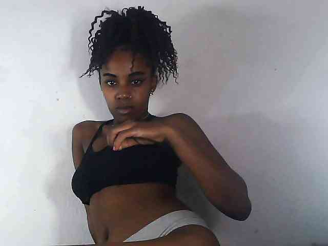 Elinah1 webcam