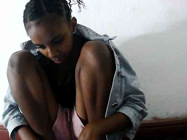 Elinah1 webcam
