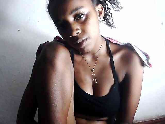 Elinah1 Live Webcam on BongaCams