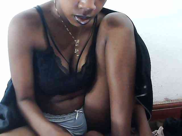 Elinah1 webcam