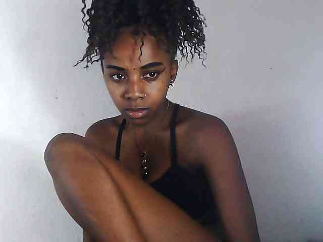 Elinah1 webcam