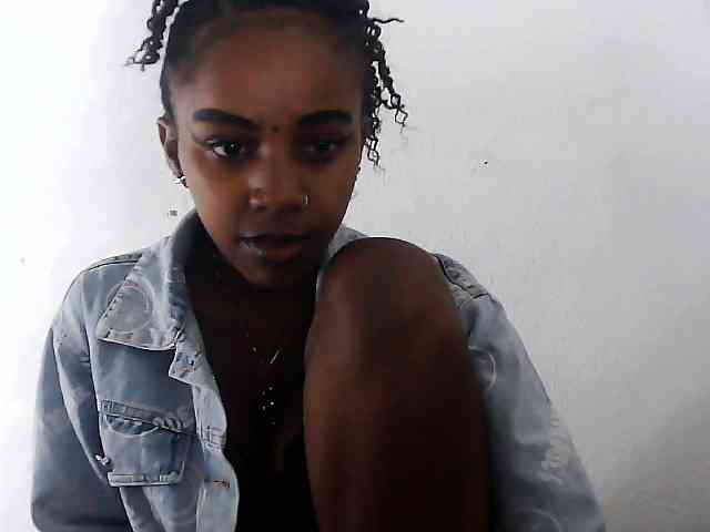 Elinah1 webcam