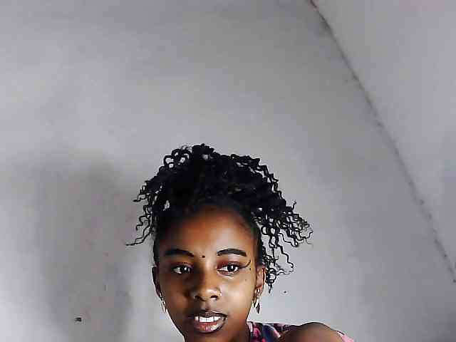 Elinah1 webcam