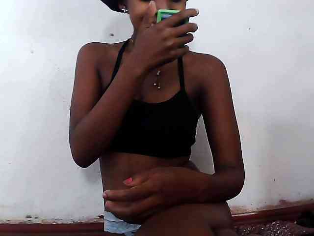 Elinah1 webcam