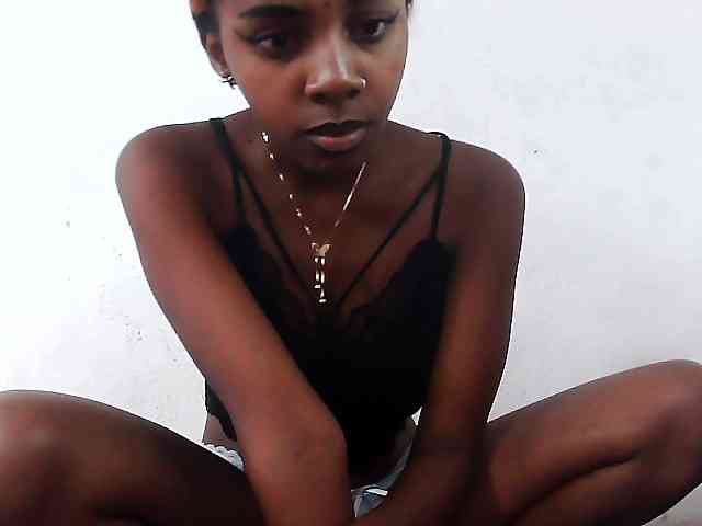 Elinah1 webcam
