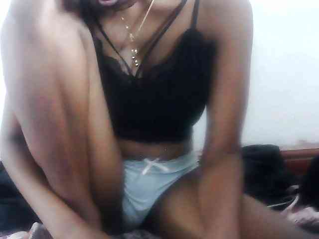 Elinah1 webcam