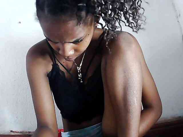 Elinah1 webcam