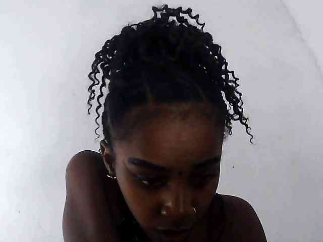 Elinah1 webcam